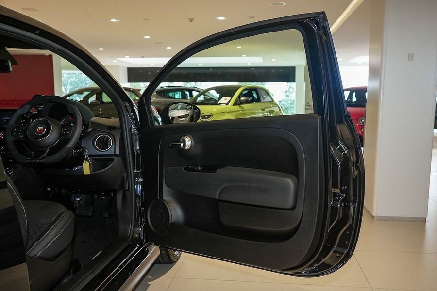 2023 Abarth 695 Competizione Photo 23