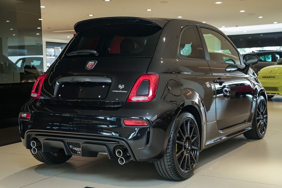 2023 Abarth 695 Competizione Photo 5