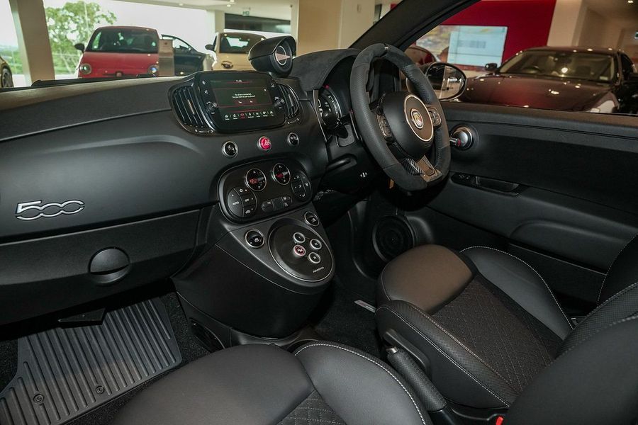 2023 Abarth 695 Competizione Photo 11