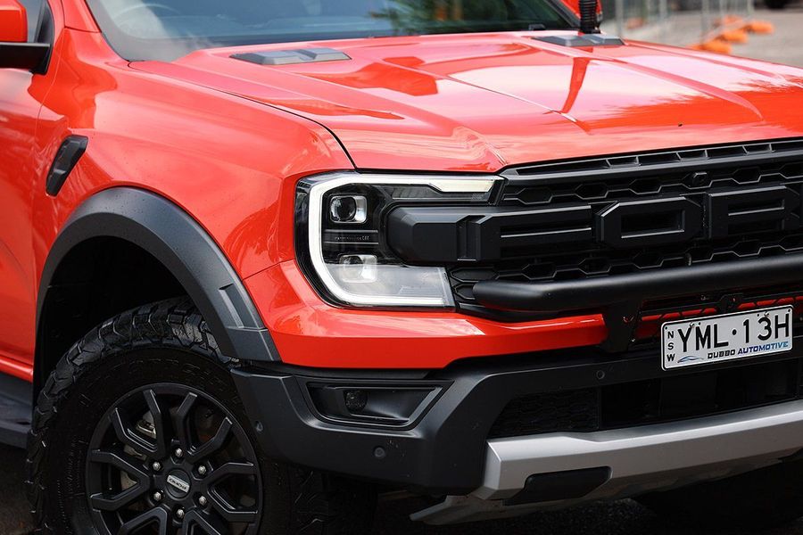 2023 Ford Ranger Raptor 4X4 3.0L Photo 2