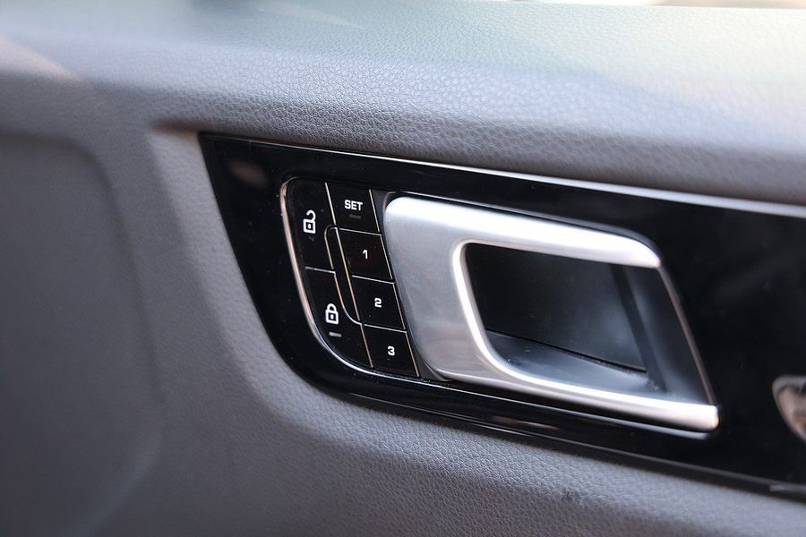 2019 Porsche Cayenne E-Hybrid 9YA Photo 13