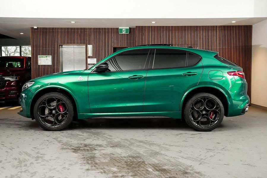 2022 Alfa Romeo Stelvio Quadrifoglio Series 3 Photo 3
