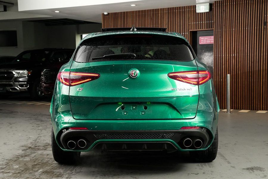 2022 Alfa Romeo Stelvio Quadrifoglio Series 3 Photo 4